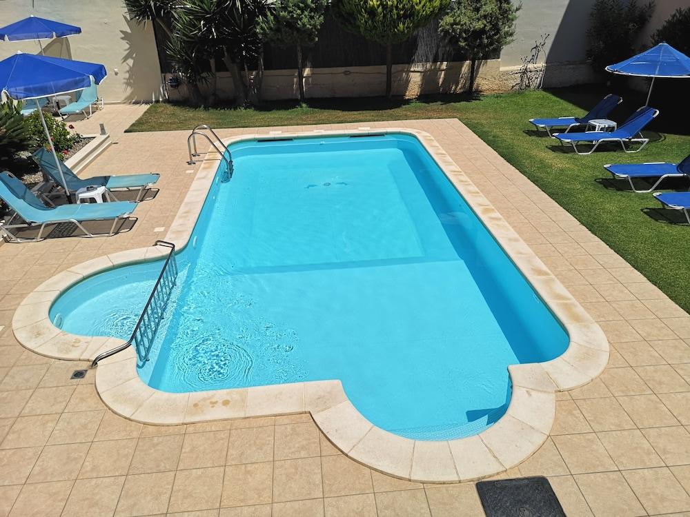 Aparthotel Nicolas &