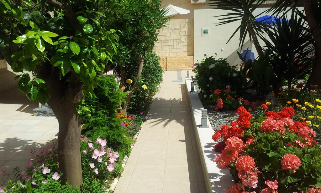 Nicolas & 3* Agia Marina (Crete)