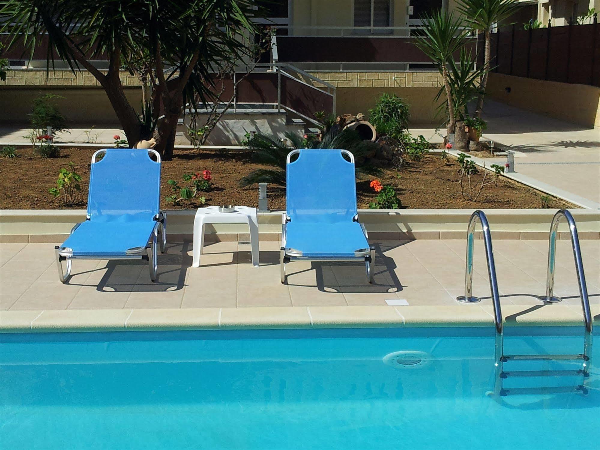 Aparthotel Nicolas &