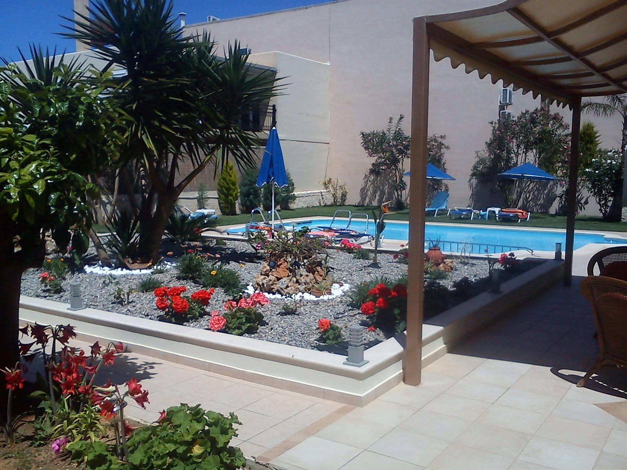 Nicolas Studios&apartments 3*
