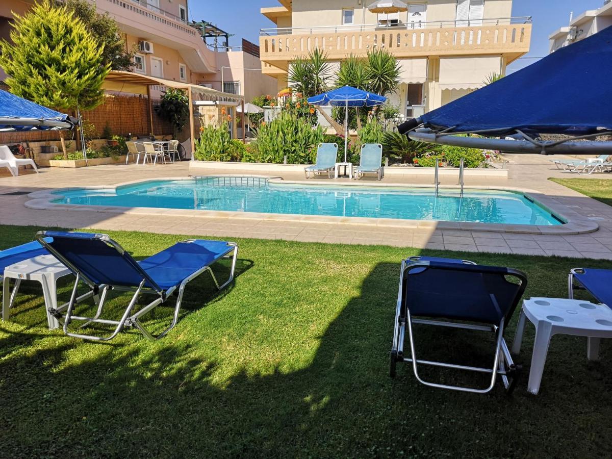 Aparthotel Nicolas & 3*