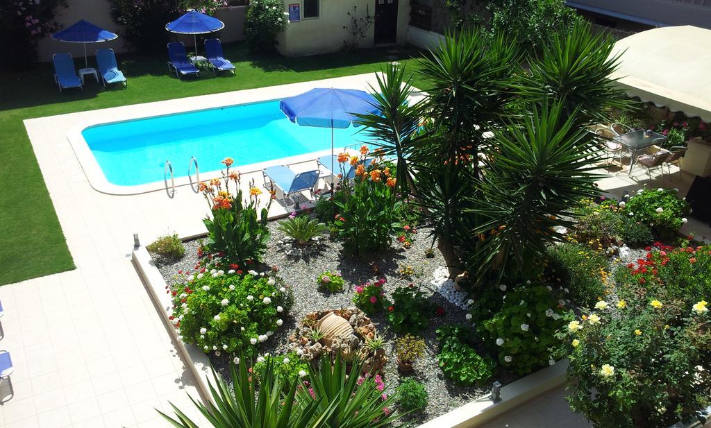 Aparthotel Nicolas & Agia Marina (Crete)