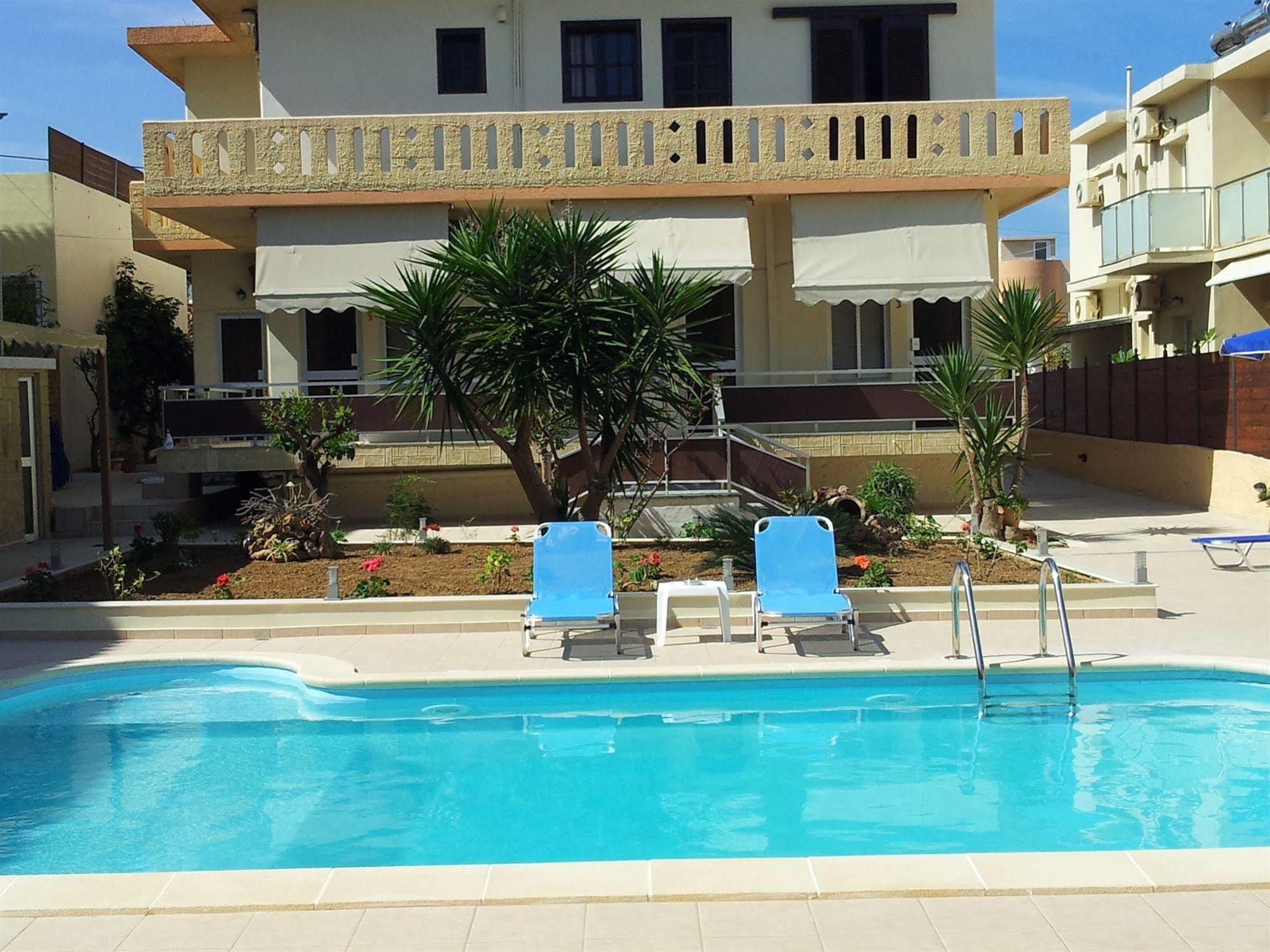 Aparthotel Nicolas & 3*
