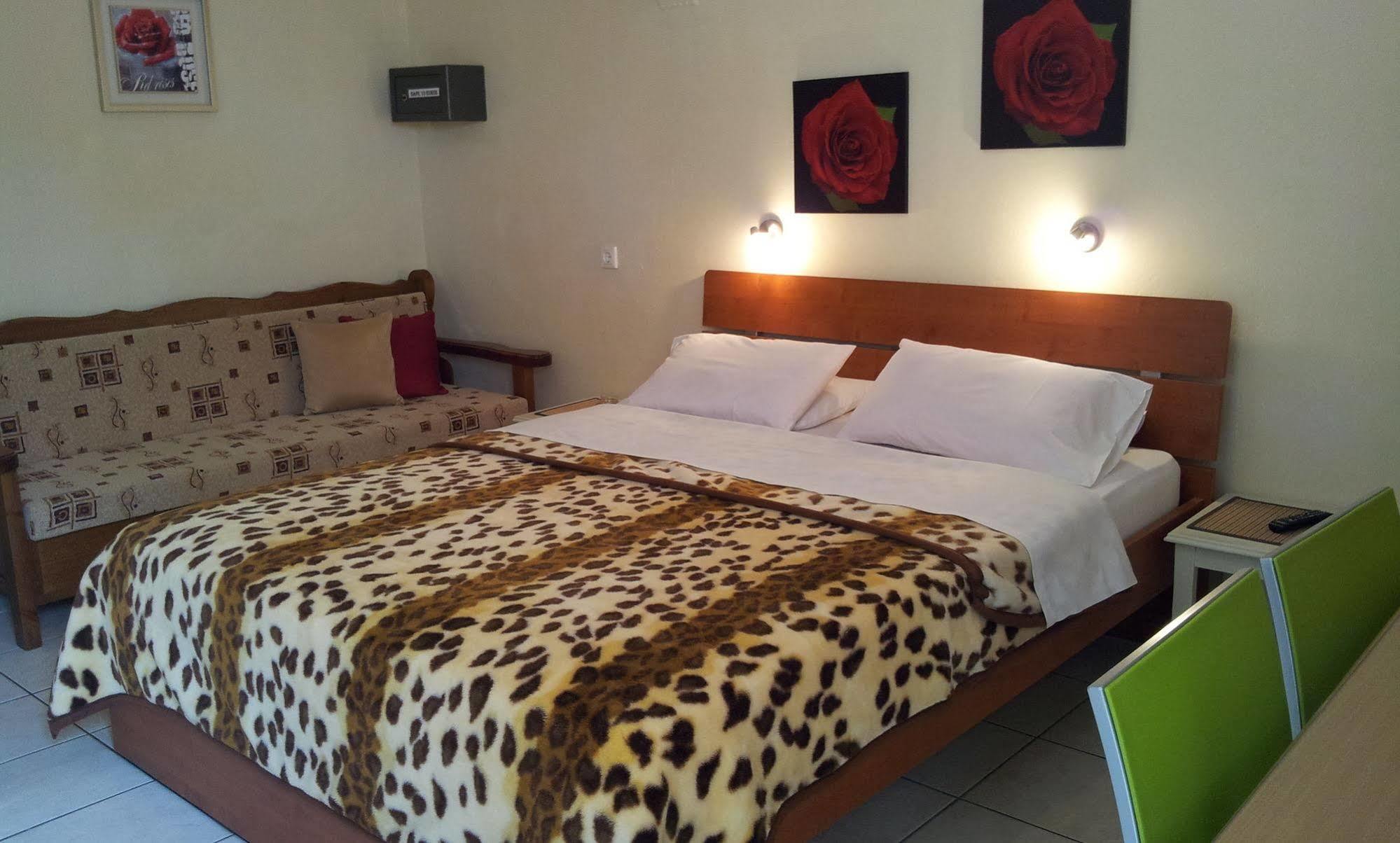 Aparthotel Nicolas & Agia Marina (Crete)